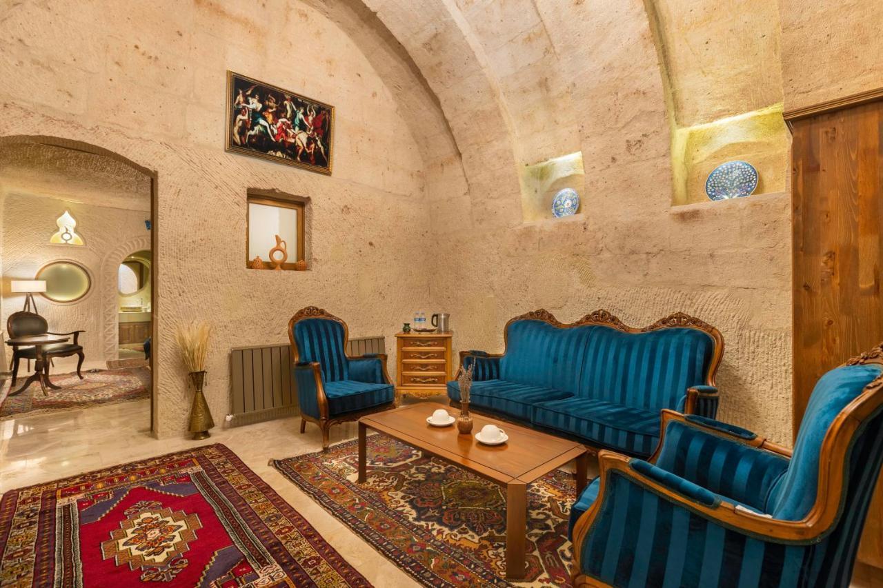 Hotel House 1938 Special Cave *