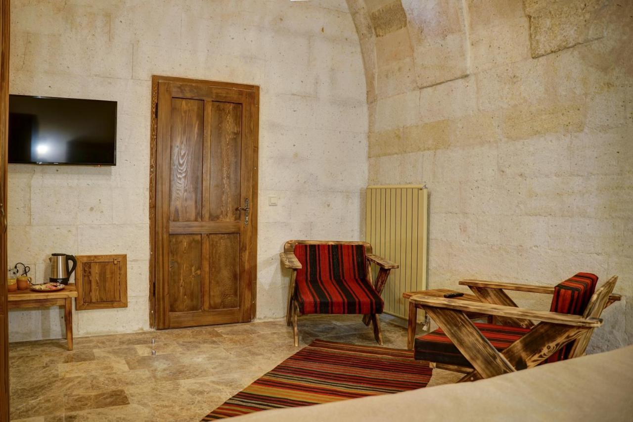 House 1938 Special Cave *